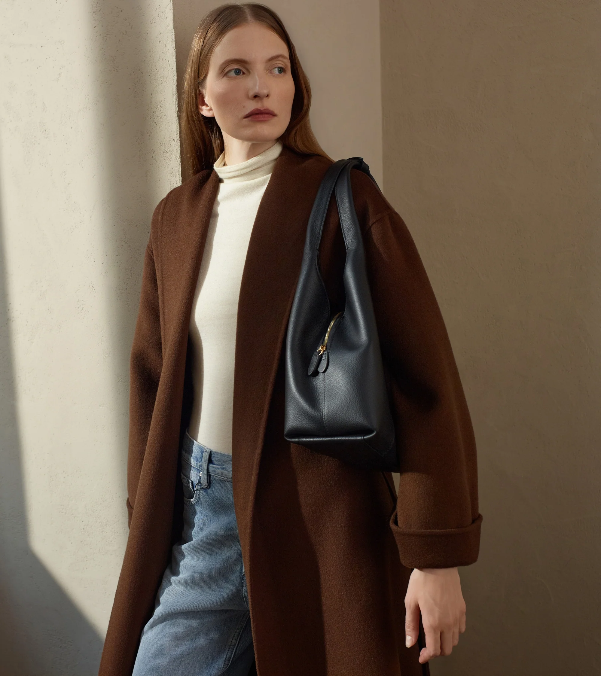 Juliette medium-sized shoulder bag in grained leather - Image 5