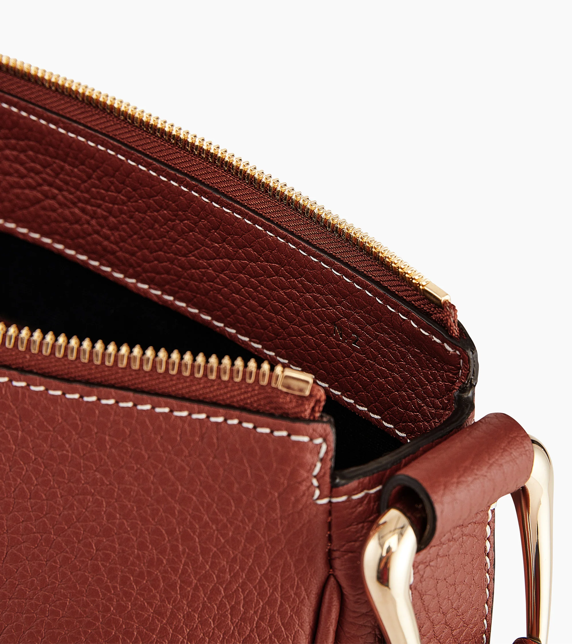 Medium-sized hobo bag Madeleine in grained calfskin leather - Image 4